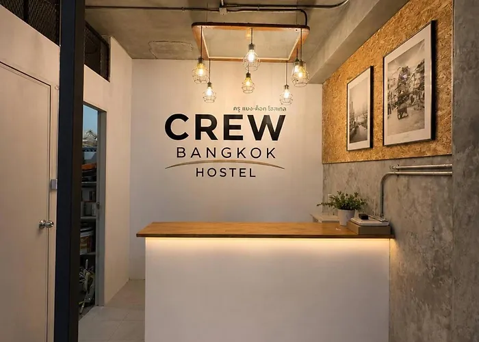 Crew On 3rd Floor Near Mrt 방콕
